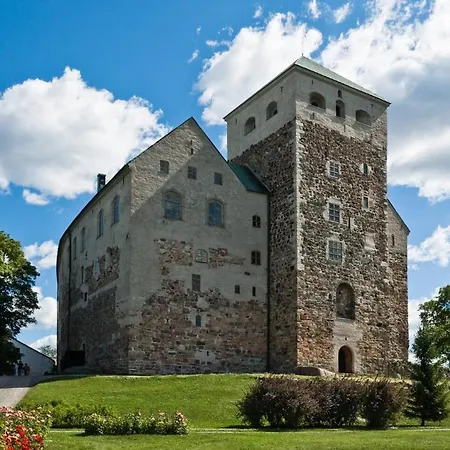 Above The Sea Facing The Castle Apartman Turku